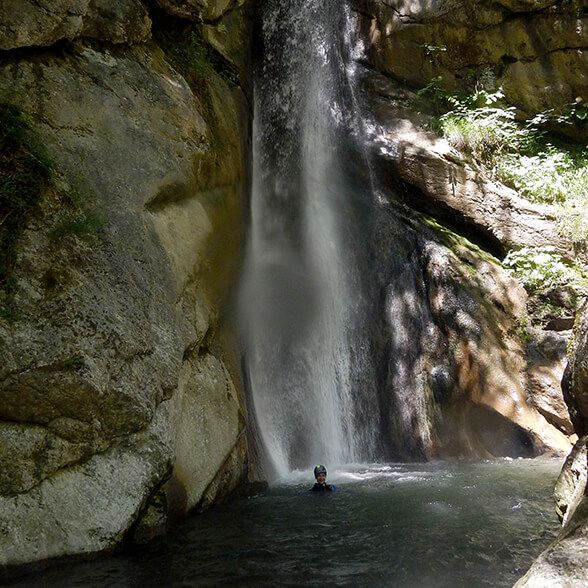 Photo rappel en canyoning proche de Flaine